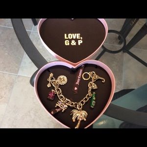 💞 JUICY COUTURE 💞 LUCKY LADY W/ “6” CHARMS